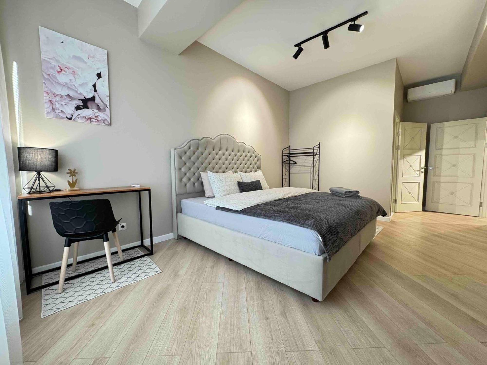 Rentnow Modern Business Apartment With 3 Bedrooms In Centre Chisináu Exterior foto