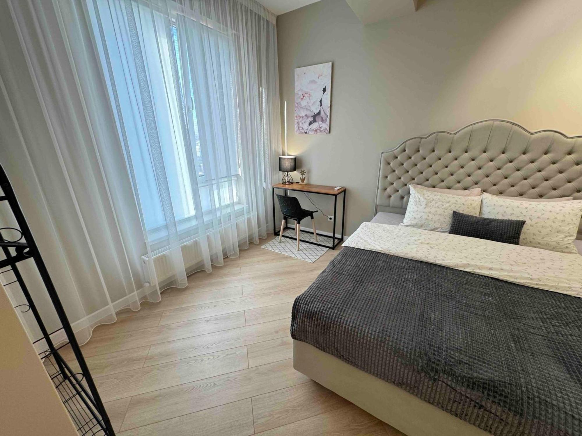 Rentnow Modern Business Apartment With 3 Bedrooms In Centre Chisináu Exterior foto