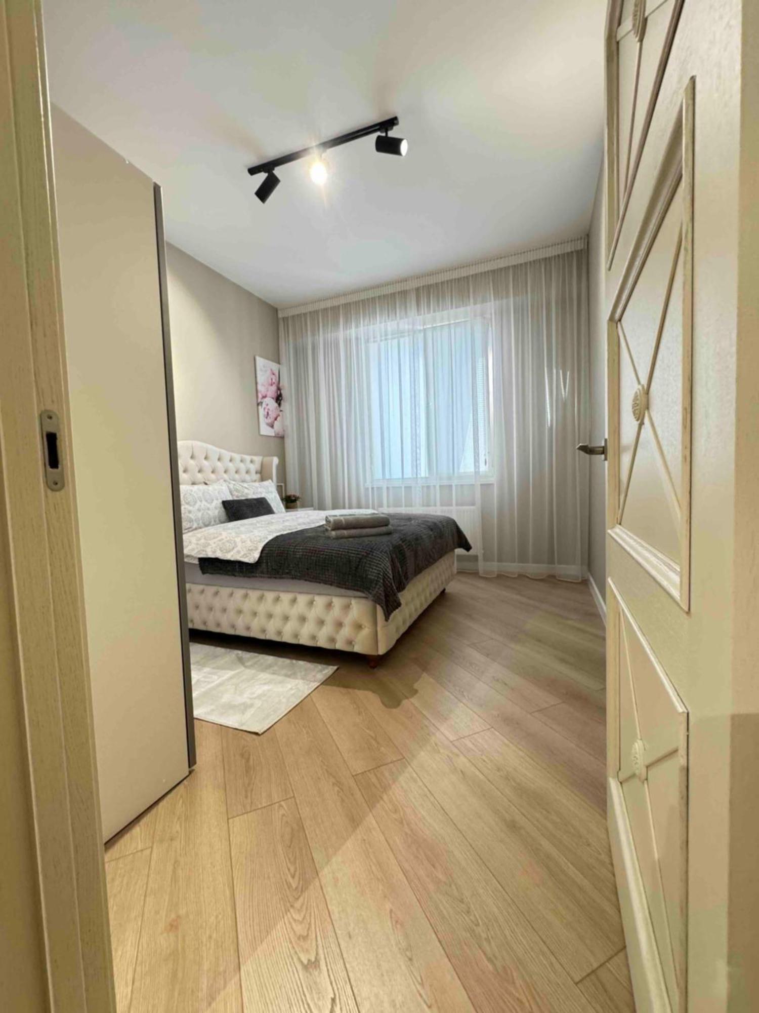 Rentnow Modern Business Apartment With 3 Bedrooms In Centre Chisináu Exterior foto