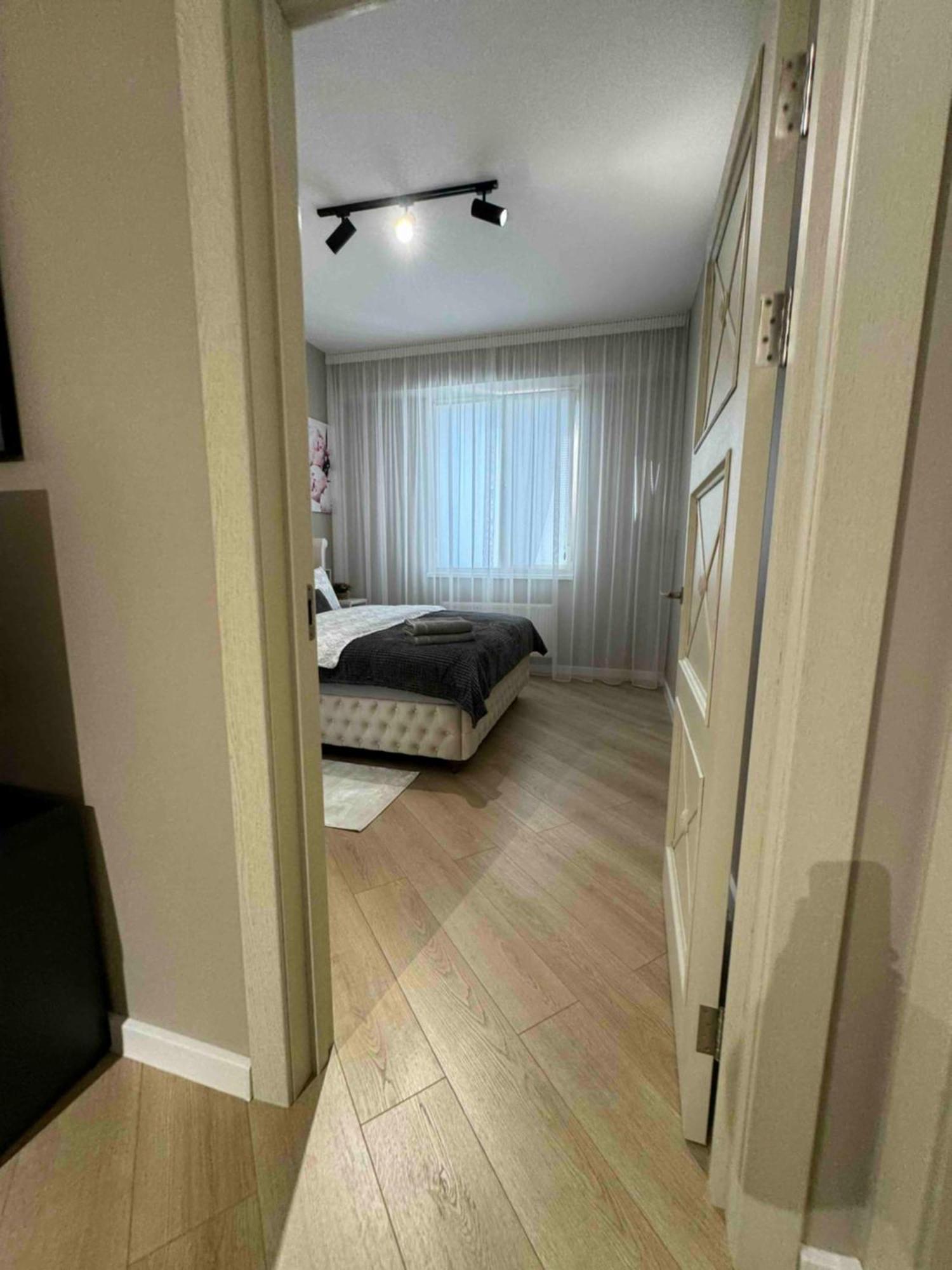 Rentnow Modern Business Apartment With 3 Bedrooms In Centre Chisináu Exterior foto