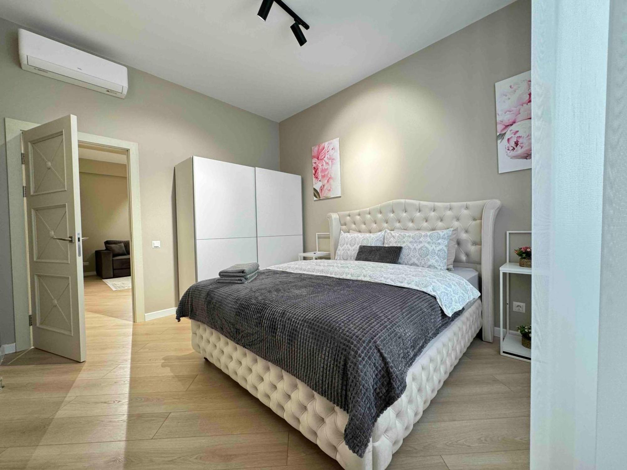 Rentnow Modern Business Apartment With 3 Bedrooms In Centre Chisináu Exterior foto