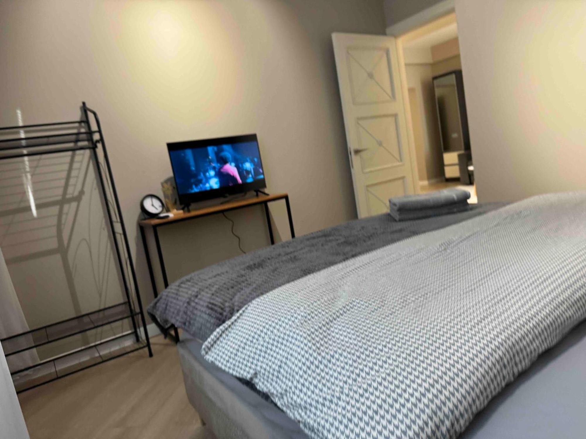 Rentnow Modern Business Apartment With 3 Bedrooms In Centre Chisináu Exterior foto