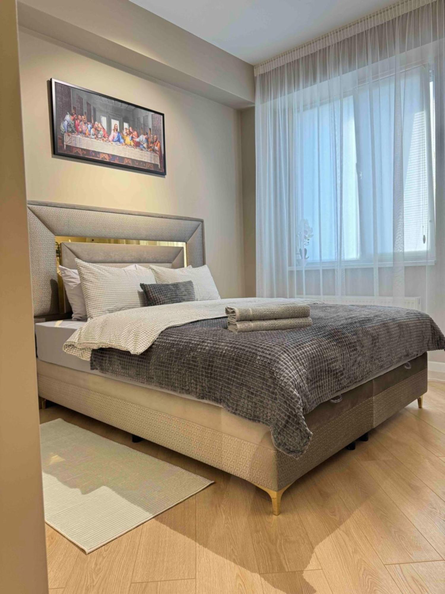 Rentnow Modern Business Apartment With 3 Bedrooms In Centre Chisináu Exterior foto