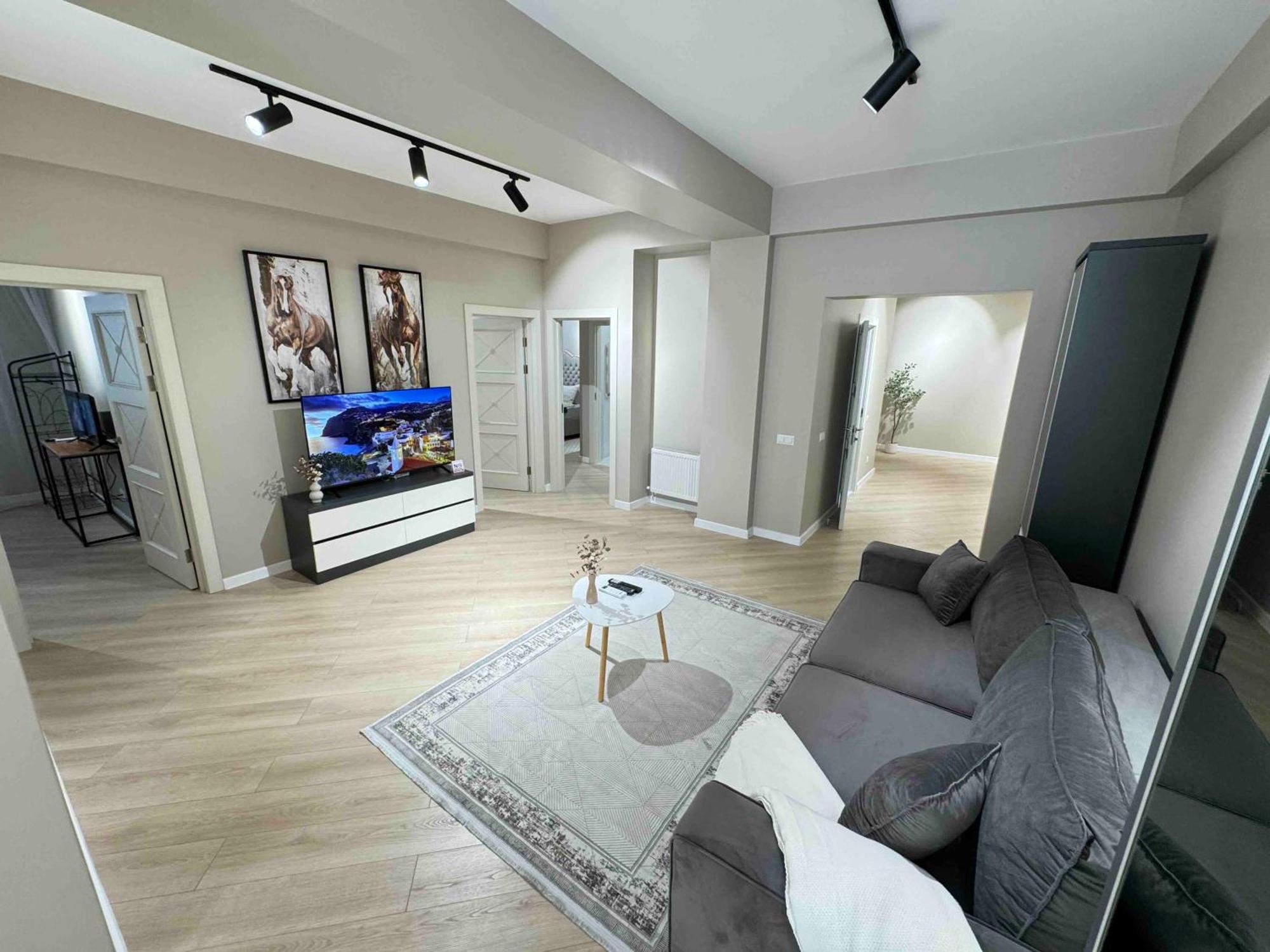 Rentnow Modern Business Apartment With 3 Bedrooms In Centre Chisináu Exterior foto