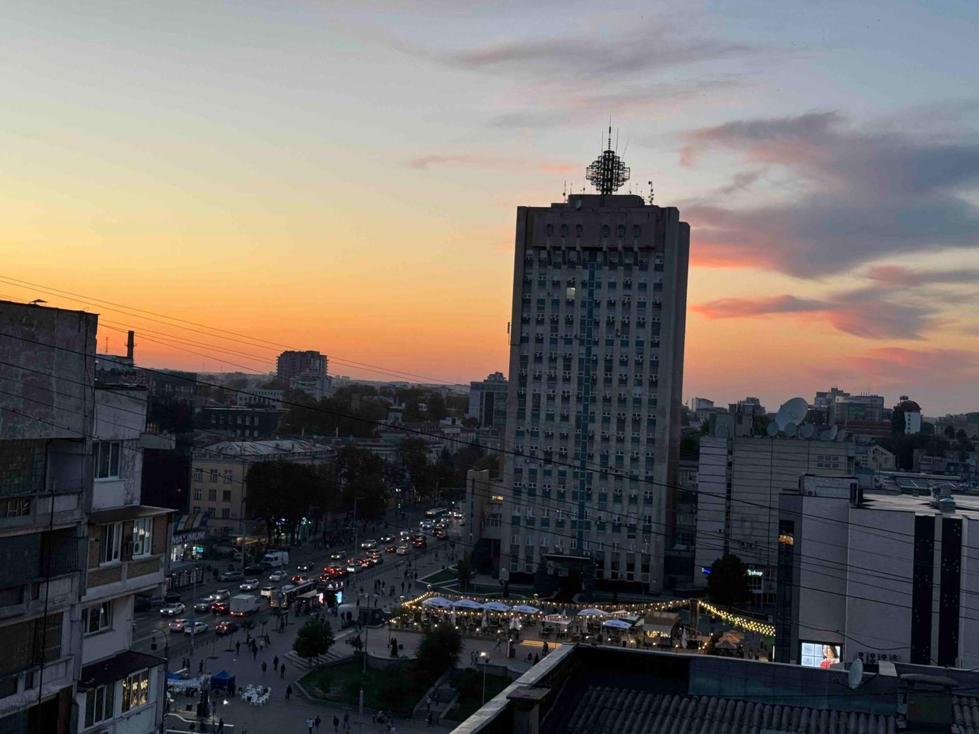 Rentnow Modern Business Apartment With 3 Bedrooms In Centre Chisináu Exterior foto